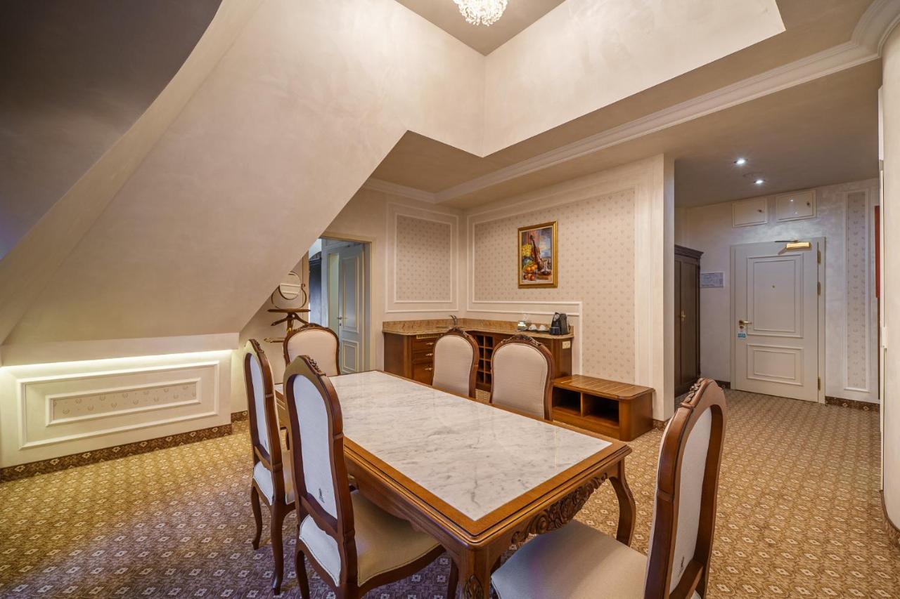 פלובדיב Residence City Garden - Certificate Of Excellence Top 10 Best Five-Stars City Hotels For 2024 Awarded By Htif מראה חיצוני תמונה