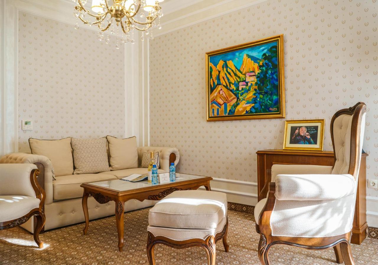פלובדיב Residence City Garden - Certificate Of Excellence Top 10 Best Five-Stars City Hotels For 2024 Awarded By Htif מראה חיצוני תמונה