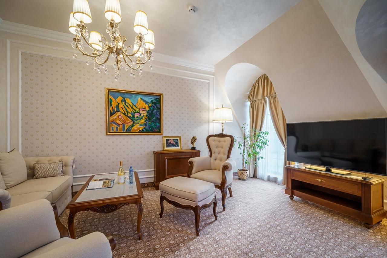 פלובדיב Residence City Garden - Certificate Of Excellence Top 10 Best Five-Stars City Hotels For 2024 Awarded By Htif מראה חיצוני תמונה