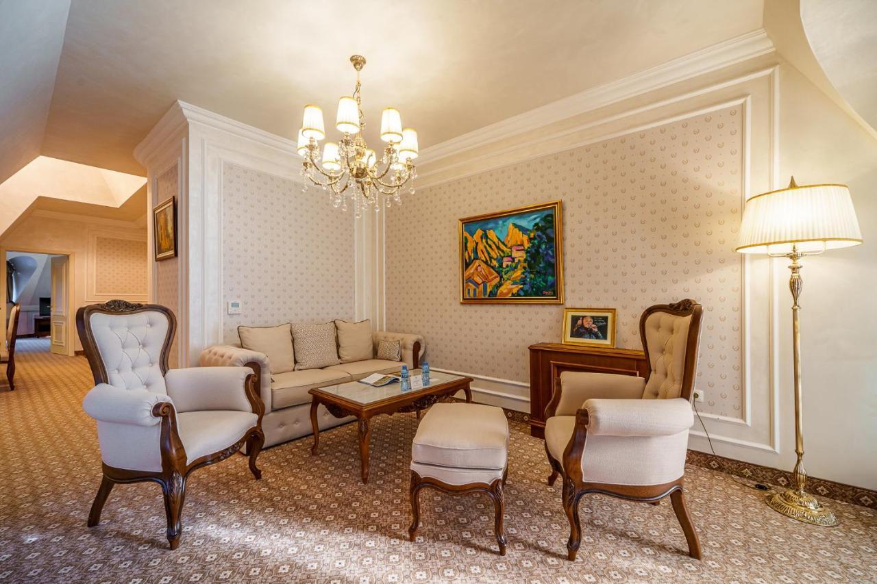 פלובדיב Residence City Garden - Certificate Of Excellence Top 10 Best Five-Stars City Hotels For 2024 Awarded By Htif מראה חיצוני תמונה