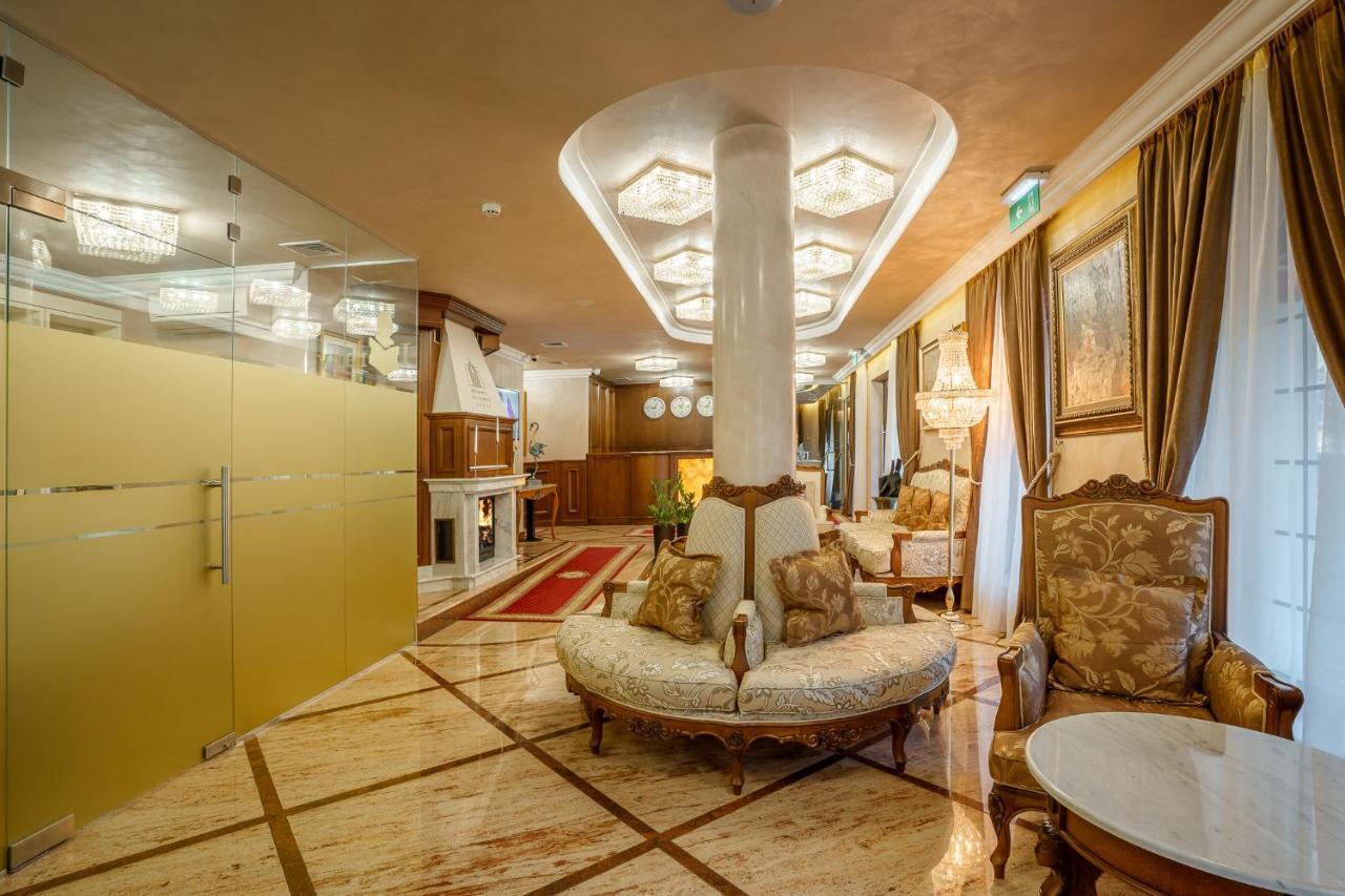 פלובדיב Residence City Garden - Certificate Of Excellence Top 10 Best Five-Stars City Hotels For 2024 Awarded By Htif מראה חיצוני תמונה
