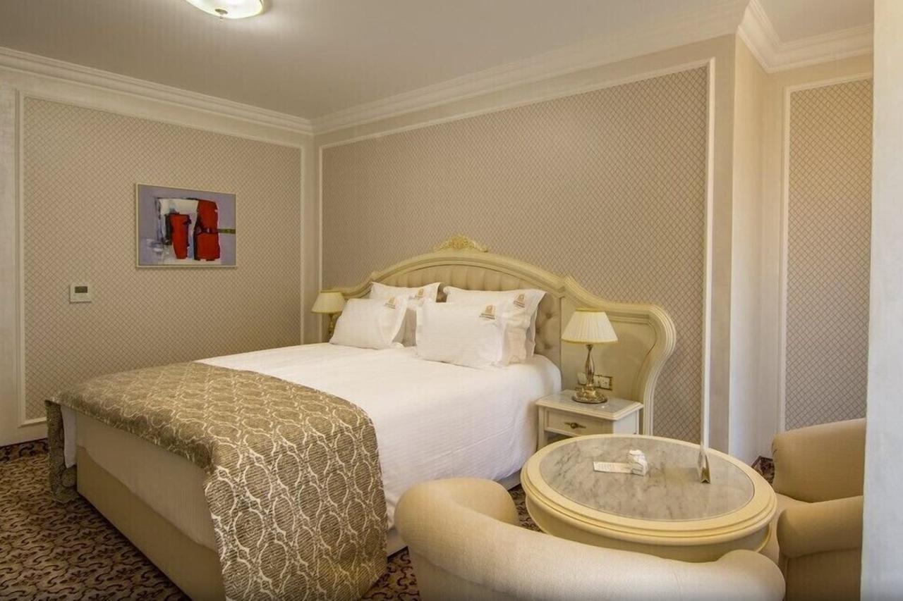 פלובדיב Residence City Garden - Certificate Of Excellence Top 10 Best Five-Stars City Hotels For 2024 Awarded By Htif מראה חיצוני תמונה